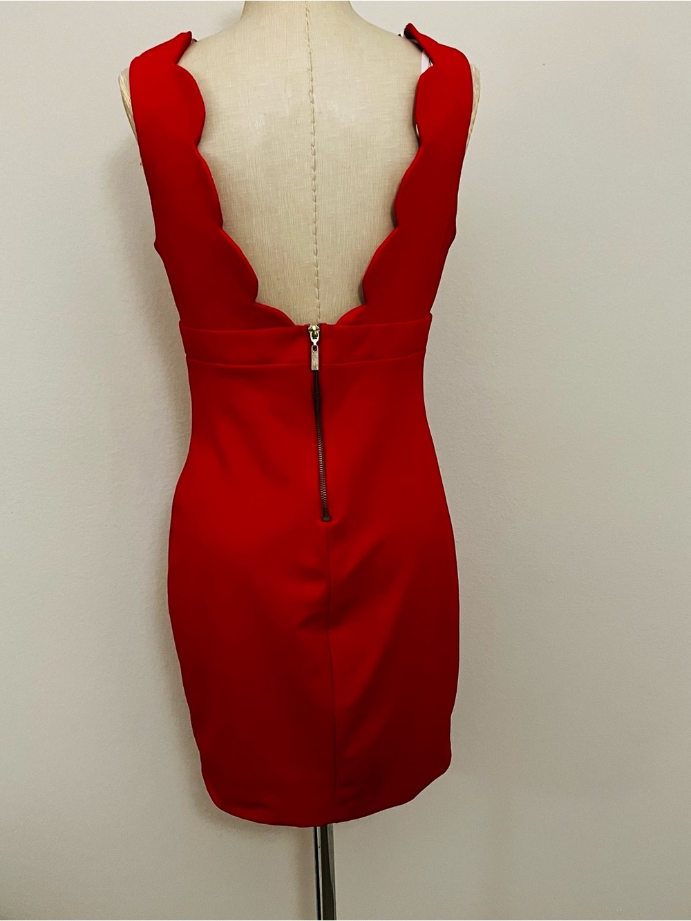 B Darlin Red Scalloped V-Neck Sheath Dress - Picture 2 of 4